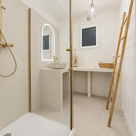 T2 Rénové Avec Balnéo Centre Historique Appartement Clermont-lʼHérault