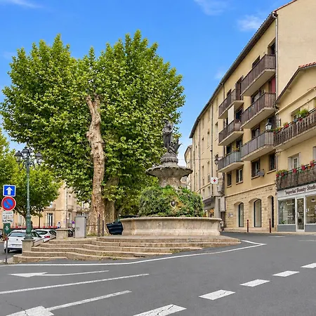 T2 Rénové Avec Balnéo Centre Historique Clermont-lʼHérault